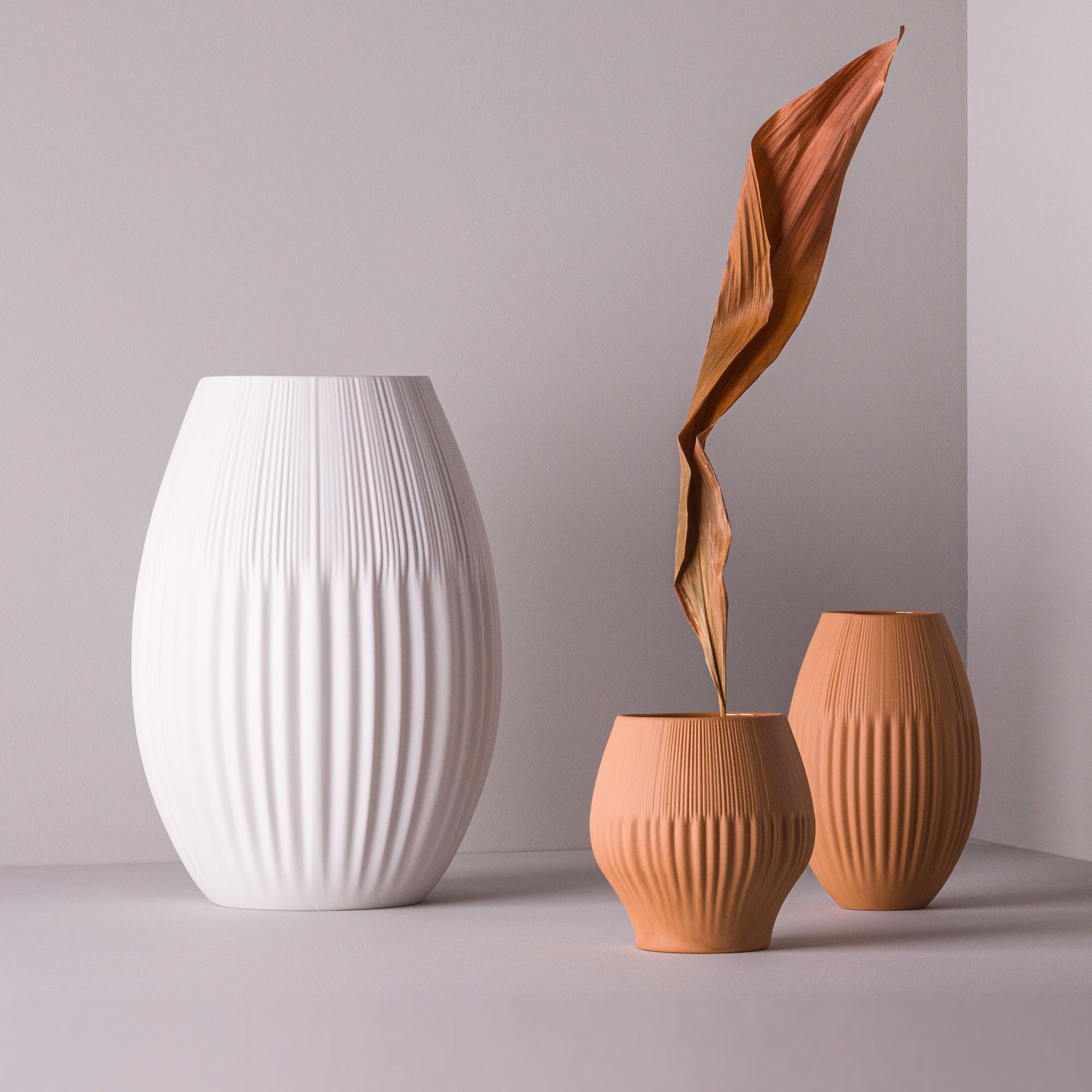 Drapeado G Porcelain Vase (h19 cm) - Holaria