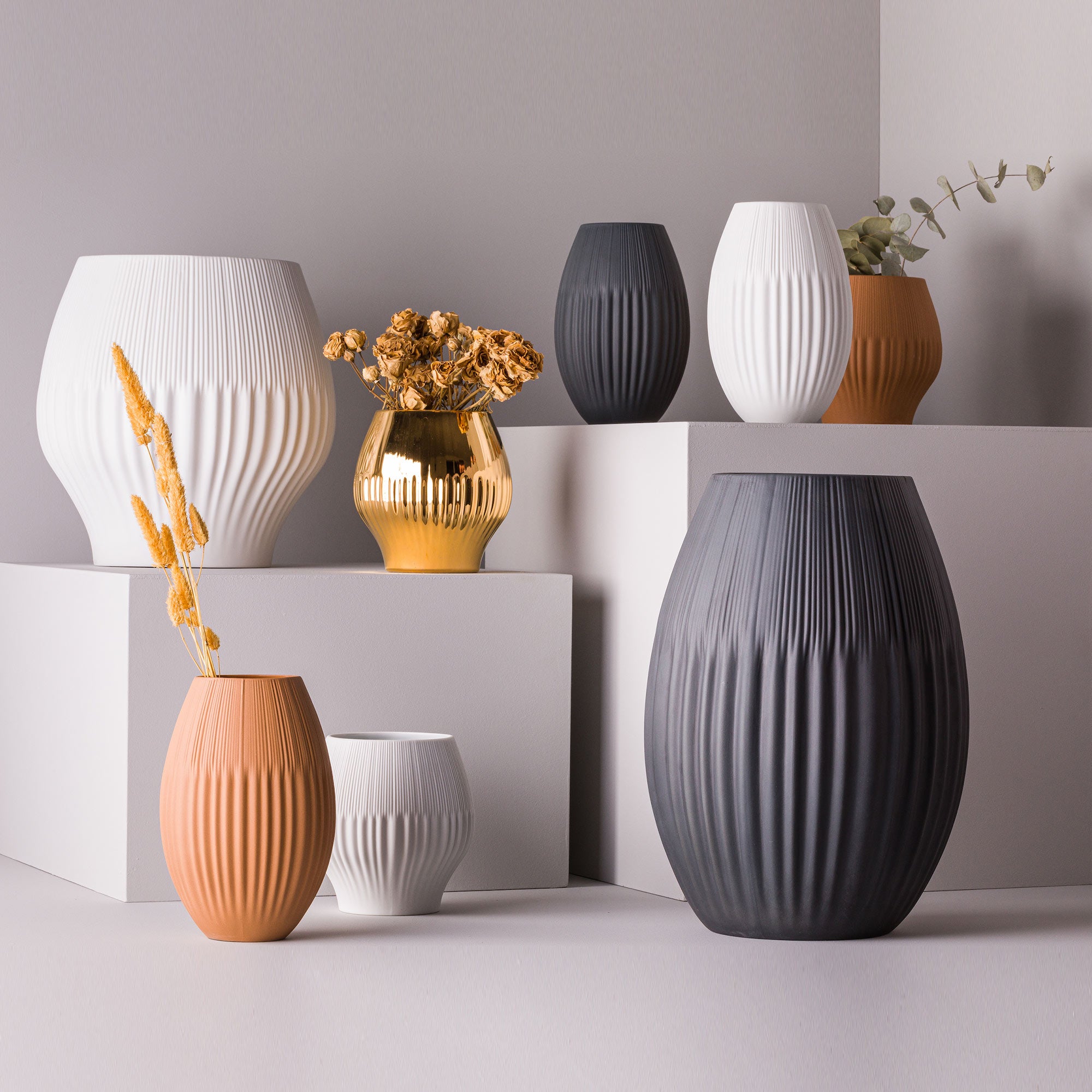 Drapeado G Porcelain Vase (h38 cm) - Holaria