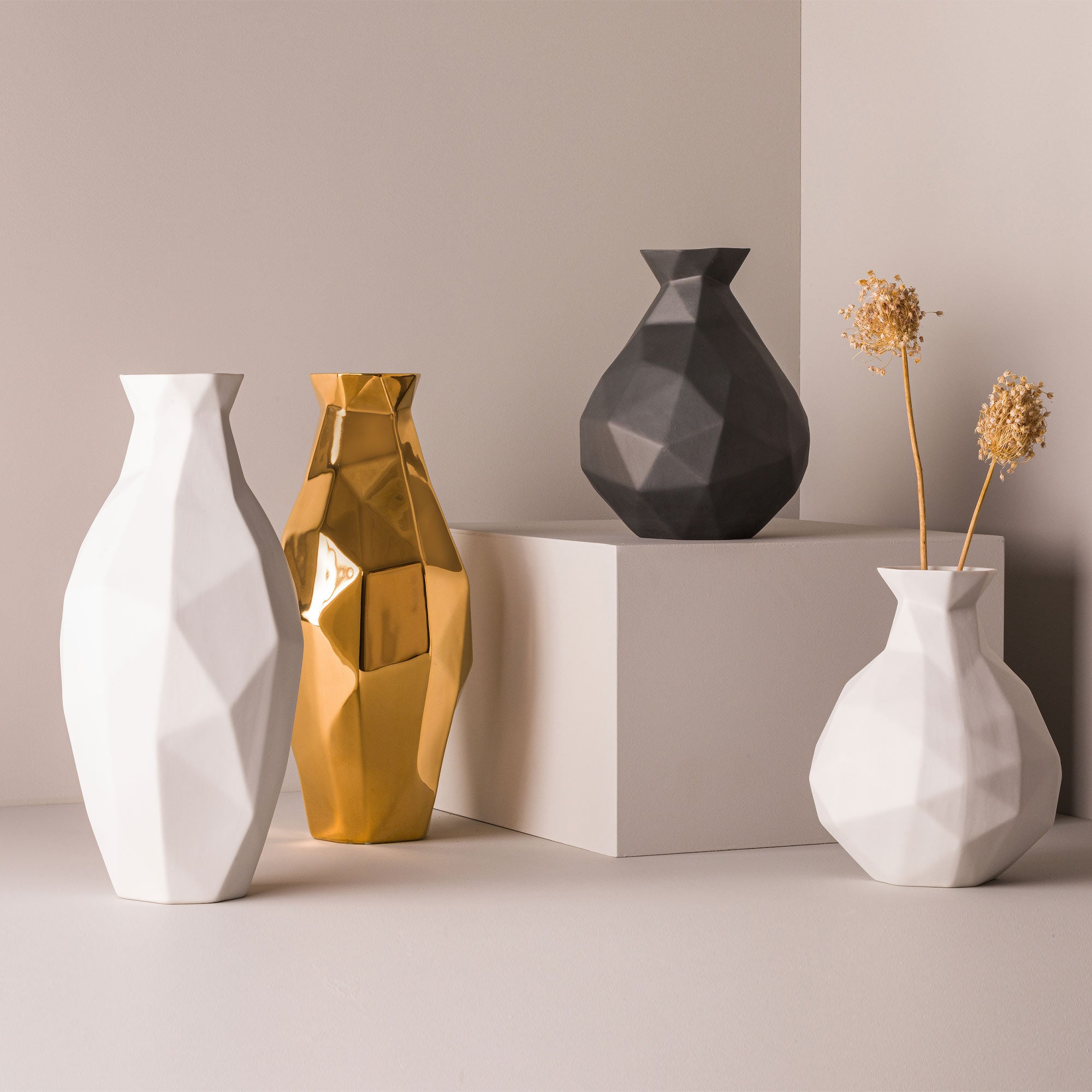 Edros P Porcelain Vase (h13 cm) - Holaria