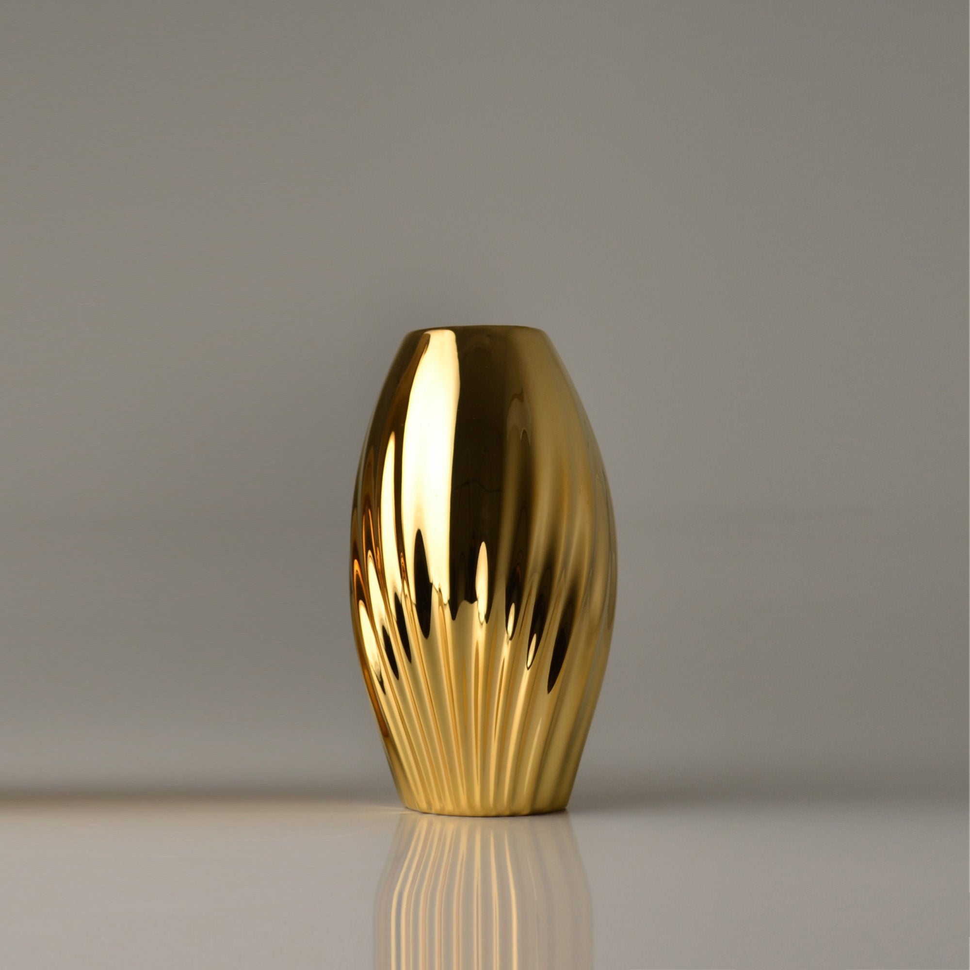 Lily P Porcelain Vase (h26 cm) - Holaria