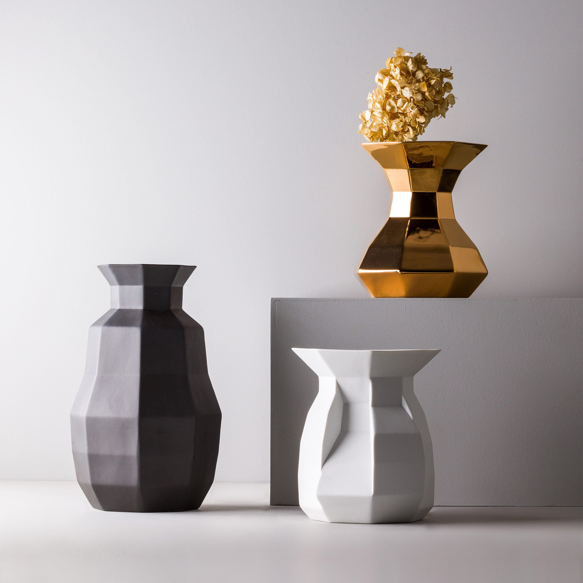 Meridiano P1 Porcelain Vase (h21 cm) - Holaria