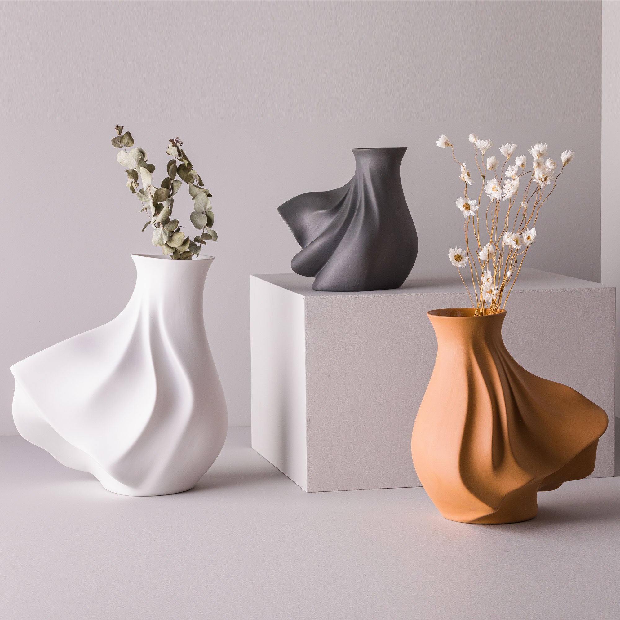 Vento M Porcelain Vase (h26 cm) - Holaria